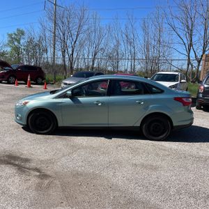 FORD FOCUS SE - 2