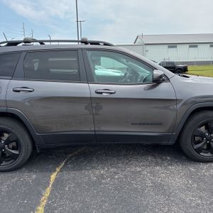 صورة مصغرة 11 لـ 2019 JEEP CHEROKEE ALTITUDE