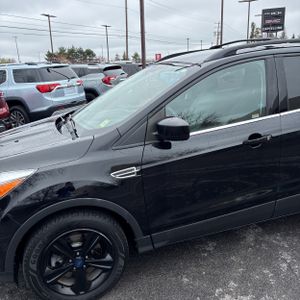 FORD ESCAPE SE - 2