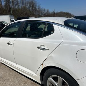 KIA OPTIMA LX - 6