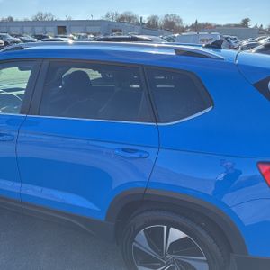 VOLKSWAGEN TAOS SE 4MOTION - 6