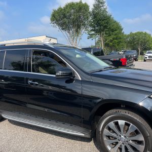 2017 Mercedes-BENZ GLS thumbnail 11