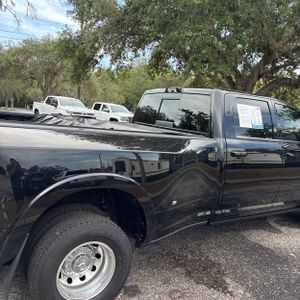 2025 RAM 3500 LONGHORN photo 9