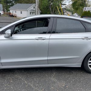 FORD FUSION SE - 4