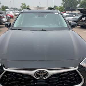 2022 Toyota HIGHLANDER XLE thumbnail 13