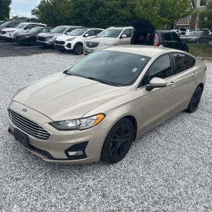 FORD FUSION SE - 1