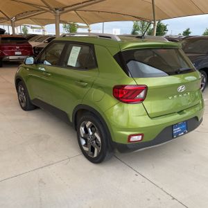 HYUNDAI VENUE SEL - 3