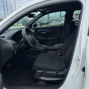 صورة 32 لـ 2024 Honda HR-V SPORT