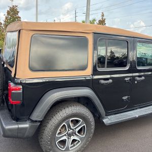 صورة 9 لـ 2020 JEEP WRANGLER UNLIMITED BLACK AND TAN