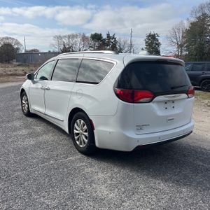 CHRYSLER PACIFICA TOURING L - 5