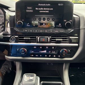 2022 Nissan PATHFINDER SL — фото 35