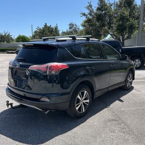 صورة 8 لـ 2018 Toyota RAV4 XLE