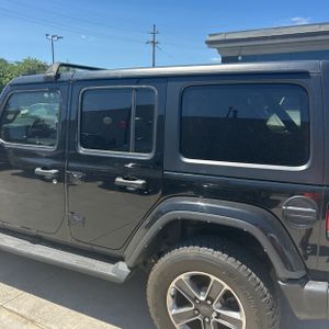 صورة 6 لـ 2021 JEEP WRANGLER UNLIMITED SAHARA