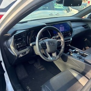 صورة 37 لـ 2023 Lexus RX 350 PREMIUM+
