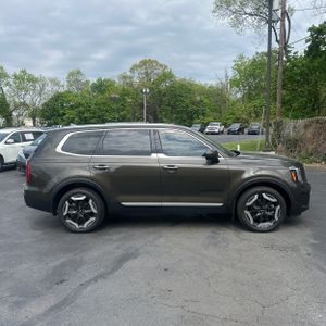 KIA TELLURIDE S - 10