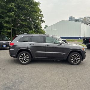 2017 JEEP GRAND CHEROKEE OVERLAND — фото 10