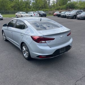 HYUNDAI ELANTRA SEL - 5