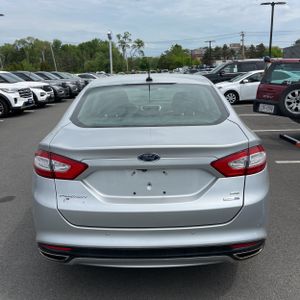FORD FUSION SE - 7