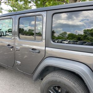 JEEP WRANGLER UNLIMITED SPORT ALTITUDE 4X4 - 6