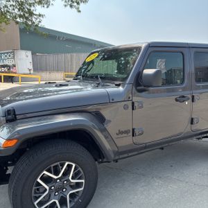 2025 JEEP WRANGLER SAHARA 照片 2