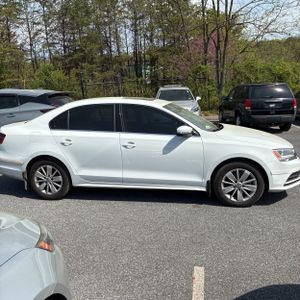 VOLKSWAGEN JETTA 1.4T SE - 10