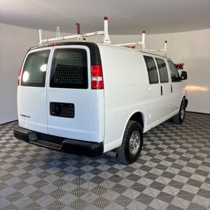 CHEVROLET EXPRESS 2500 - 7