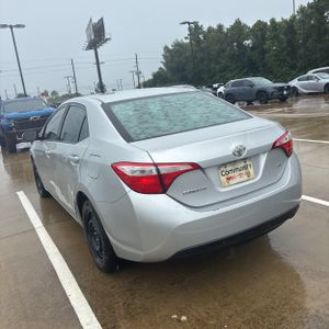 2015 Toyota COROLLA LE photo 5