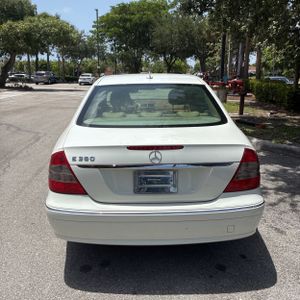 صورة 7 لـ 2007 Mercedes-BENZ E-CLASS