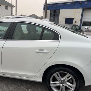 صورة 6 لـ 2014 Volvo S60 T5 PREMIER