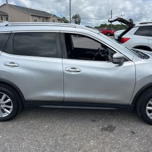 2018 Nissan ROGUE SV 缩略图 11