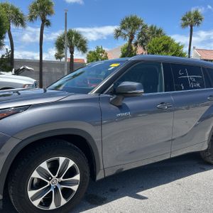 صورة 2 لـ 2021 Toyota HIGHLANDER HYBRID XLE