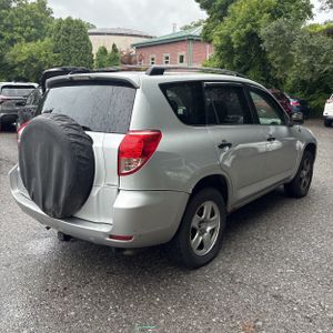 صورة 8 لـ 2007 Toyota RAV4 BASE