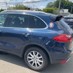 2013 Porsche CAYENNE photo 6