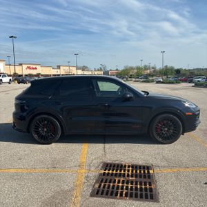 PORSCHE CAYENNE GTS - 10