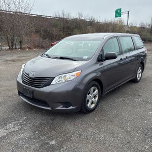 TOYOTA SIENNA - 1
