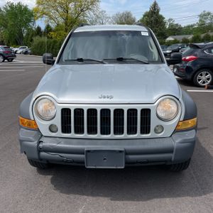 JEEP LIBERTY SPORT - 8