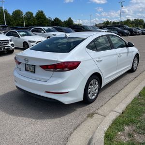 صورة 8 لـ 2017 Hyundai ELANTRA SE