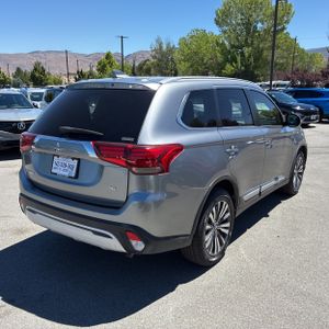 صورة 8 لـ 2020 Mitsubishi OUTLANDER SEL