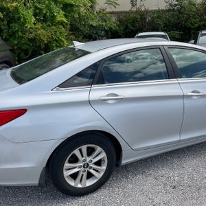 HYUNDAI SONATA GLS - 9