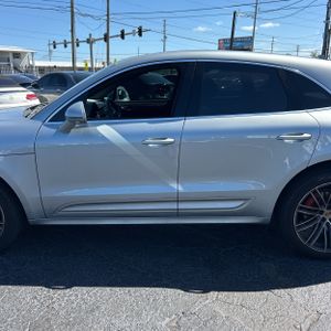PORSCHE MACAN S - 4