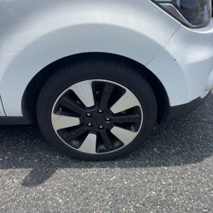 2017 KIA SOUL + — миниатюра 18