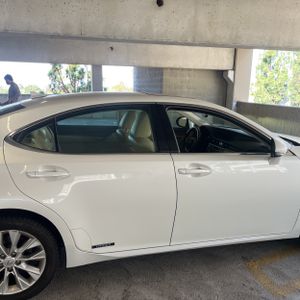 صورة مصغرة 11 لـ 2013 Lexus ES 300H BASE