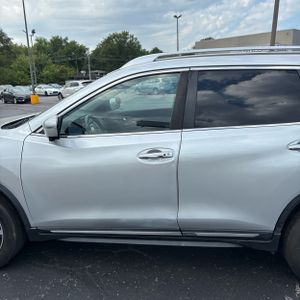 2017 Nissan ROGUE SL 照片 4