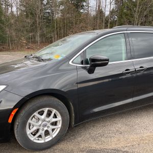 CHRYSLER PACIFICA TOURING L - 2
