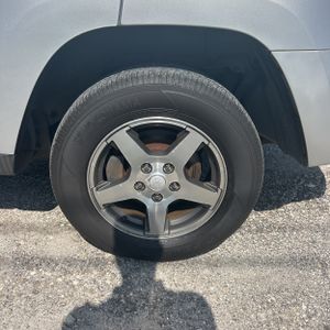 2006 JEEP GRAND CHEROKEE LAREDO — миниатюра 18