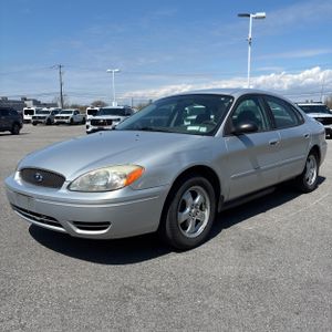 FORD TAURUS SE - 1