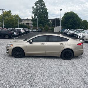 FORD FUSION SE - 3