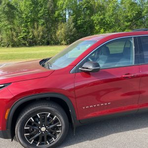 CHEVROLET TRAVERSE LT - 2