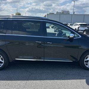 2020 Chrysler PACIFICA LIMITED — миниатюра 11