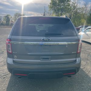 FORD EXPLORER XLT - 7